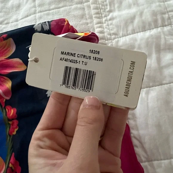 NWT Aguabendita swim sarong & bag - Picture 4 of 6